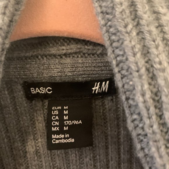 NWOT Gray Open Front Long Sleeve Medium Cardigan - Picture 3 of 3